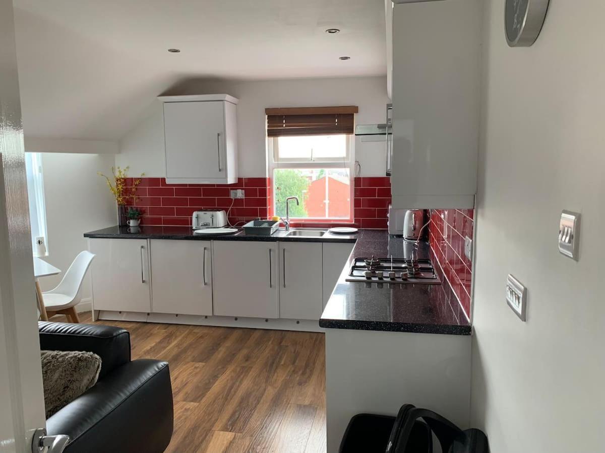 Modern Apartment Close To City Centre With Parking Leeds  Exterior foto